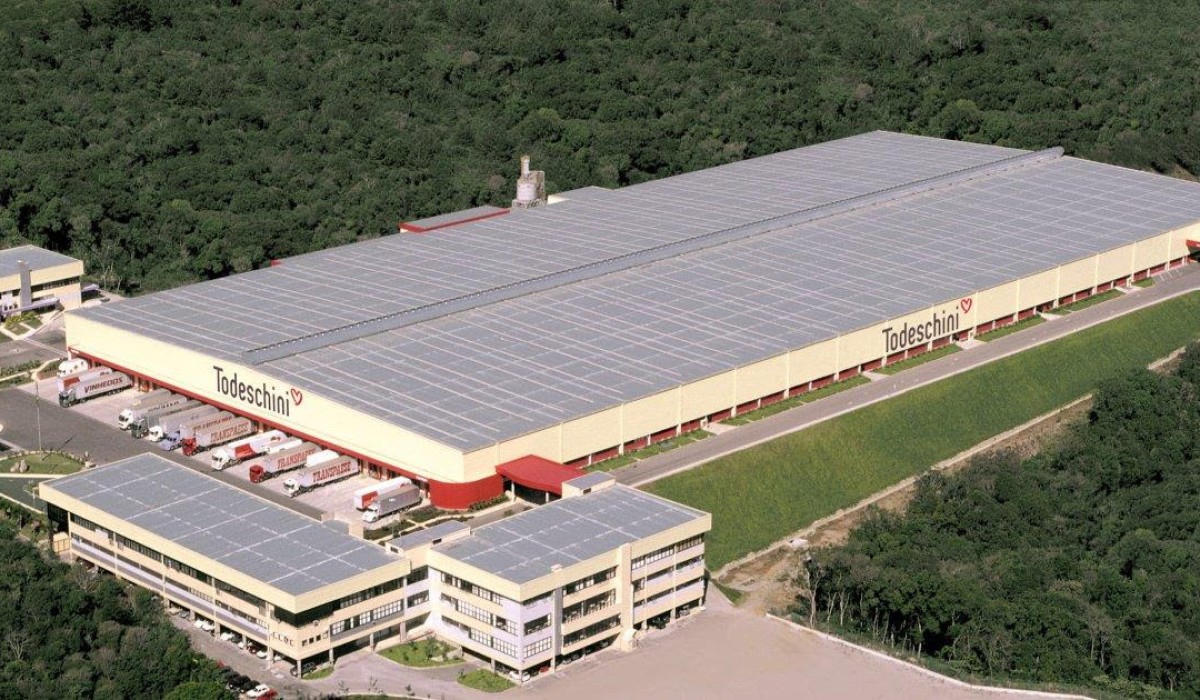 A Todeschini, mais um ano, comemora a conquista de duas importantes premiações: Top Móbile e Top of Mind RS