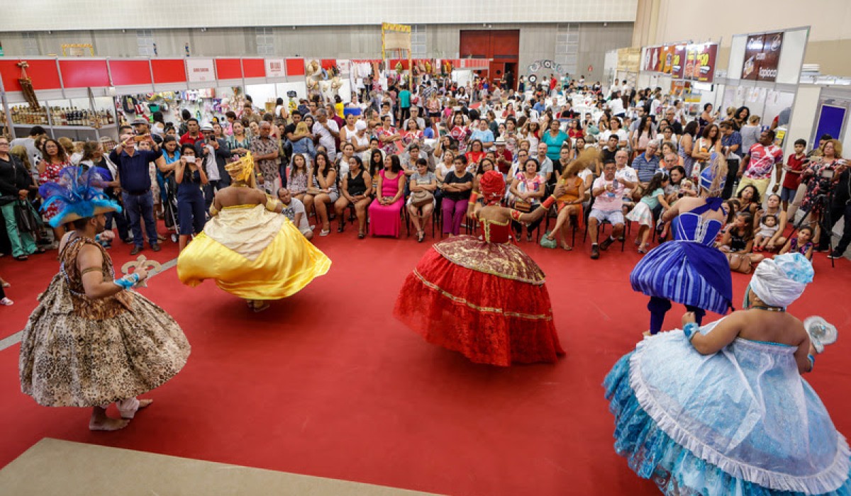 Com a participação de mais de mil artesãos de todo o País, a 4ª edição da Fenacce promove palestras, oficinas e shows gratuitos