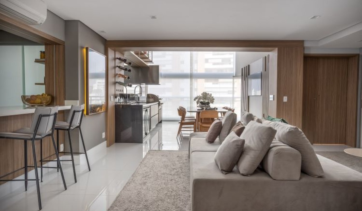 Com pé direito duplo, apartamento de 180m² é dividido entre espaço para crianças e adultos após reforma