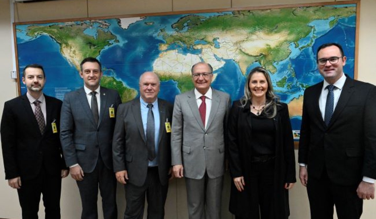 Alckmin recebe Movergs e Sindmóveis em Brasília