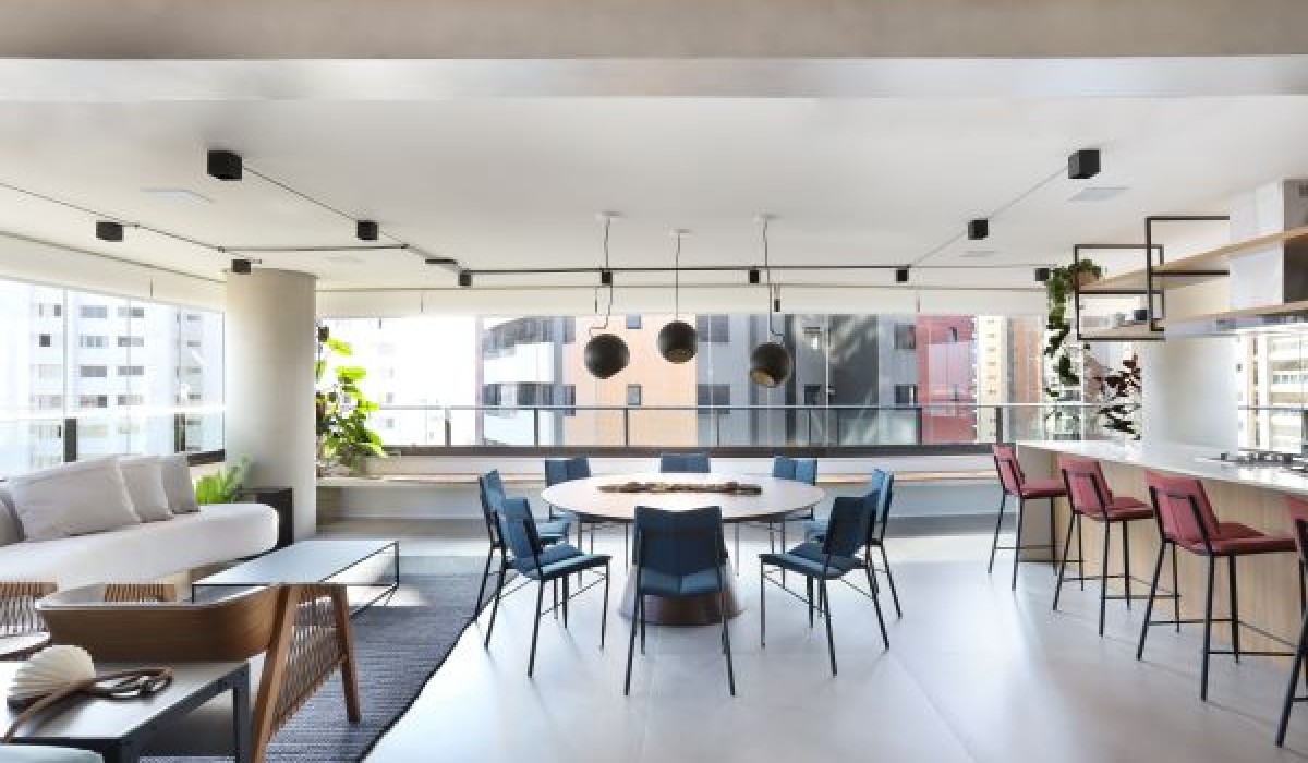 Apartamento com 220 m² tem ar industrial contemporâneo e muitas cores