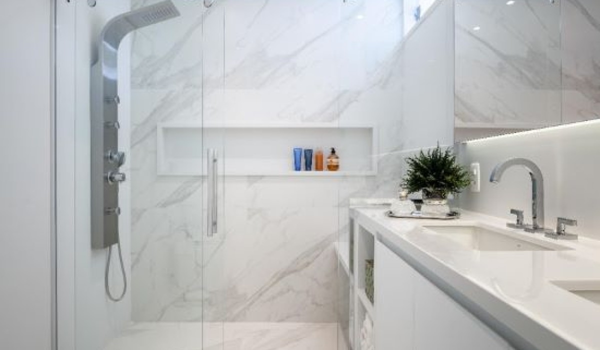 4 BANHEIROS NA ESTÉTICA ‘CLEAN’ PARA SE INSPIRAR!