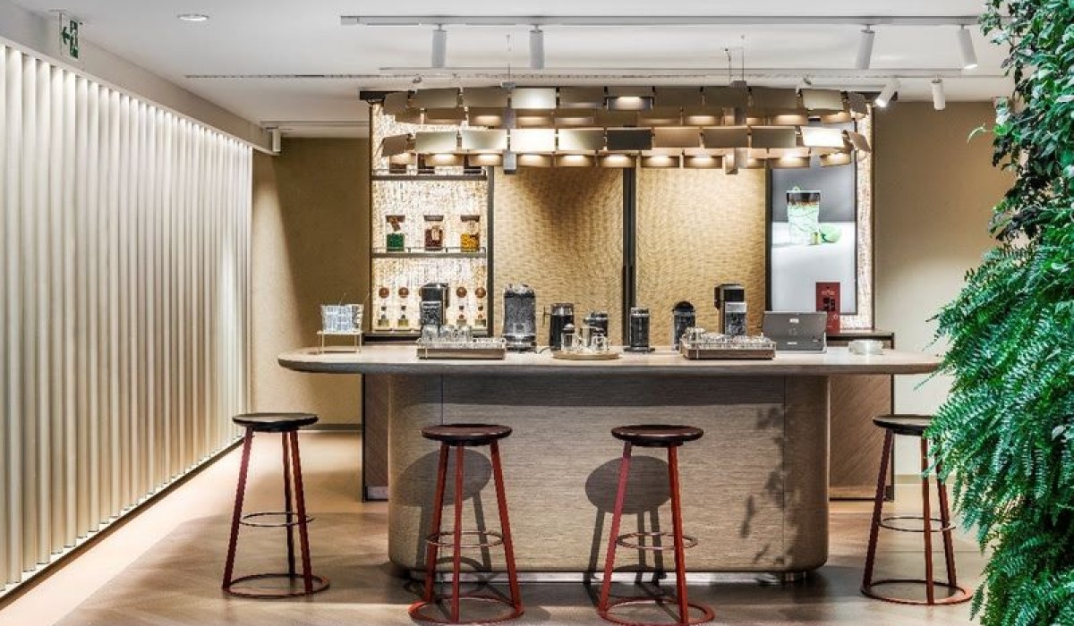 LP+A Arquitetura assina projeto que expressa um casamento perfeito entre arquitetura e a paixão pelo café, no coração dos Jardins, em São Paulo