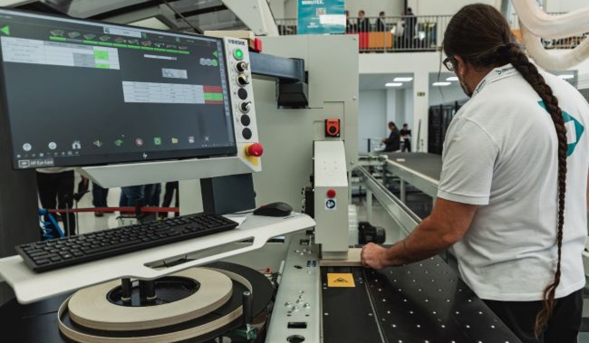 Technology Day da Biesse Brasil traz inovações na colagem de bordas e no uso de químicos industriais