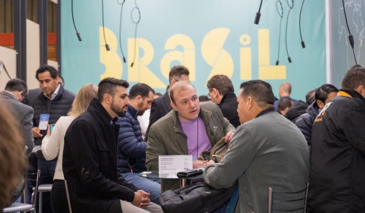 Orchestra Brasil celebra resultados na Fimma 2023