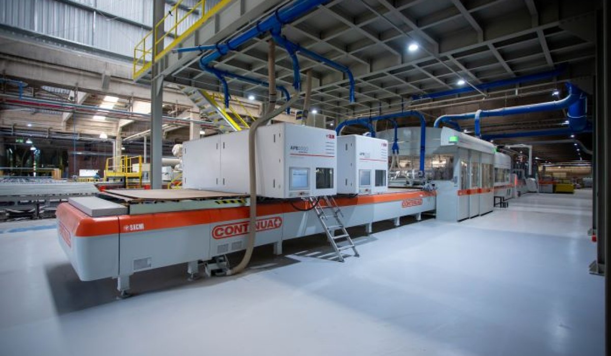 Roca Brasil Cerámica inicia operação da segunda unidade da Supercompactadora Contínua+ para a produção de Superformatos de 160 x 160 cm e 160 x 320 cm