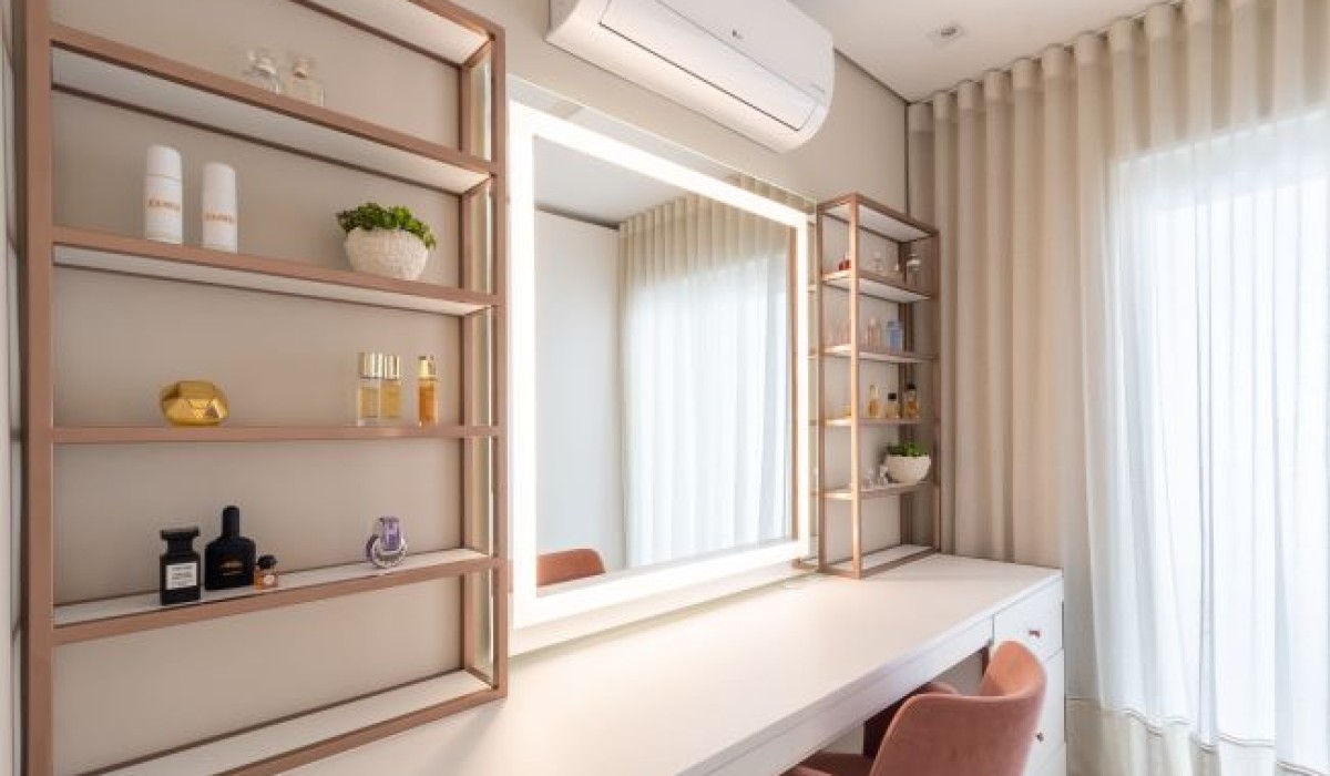Espelho iluminado: dupla função que valoriza o décor de interiores