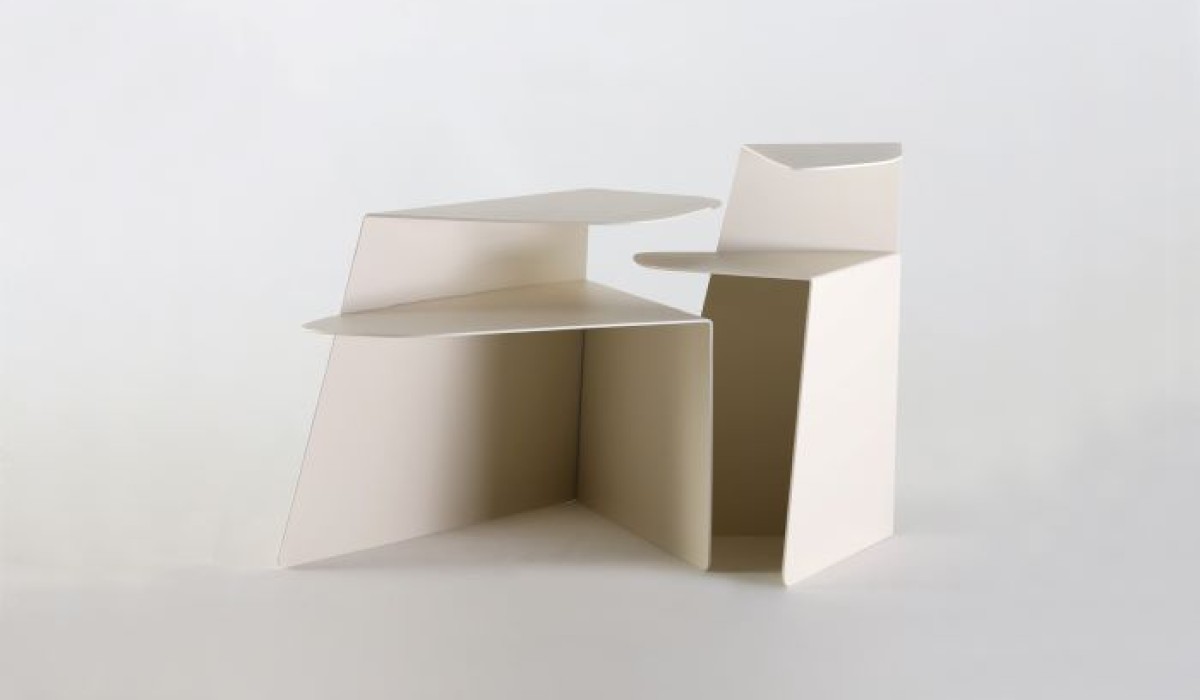 Qual a diferença entre mesa de centro e mesa lateral?