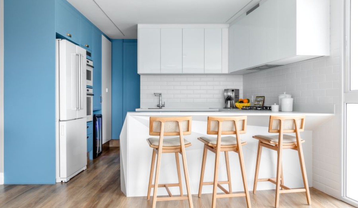 Cozinhas retrô, que combinam nostalgia com modernidade, têm ganhado destaque nos projetos de arquitetura