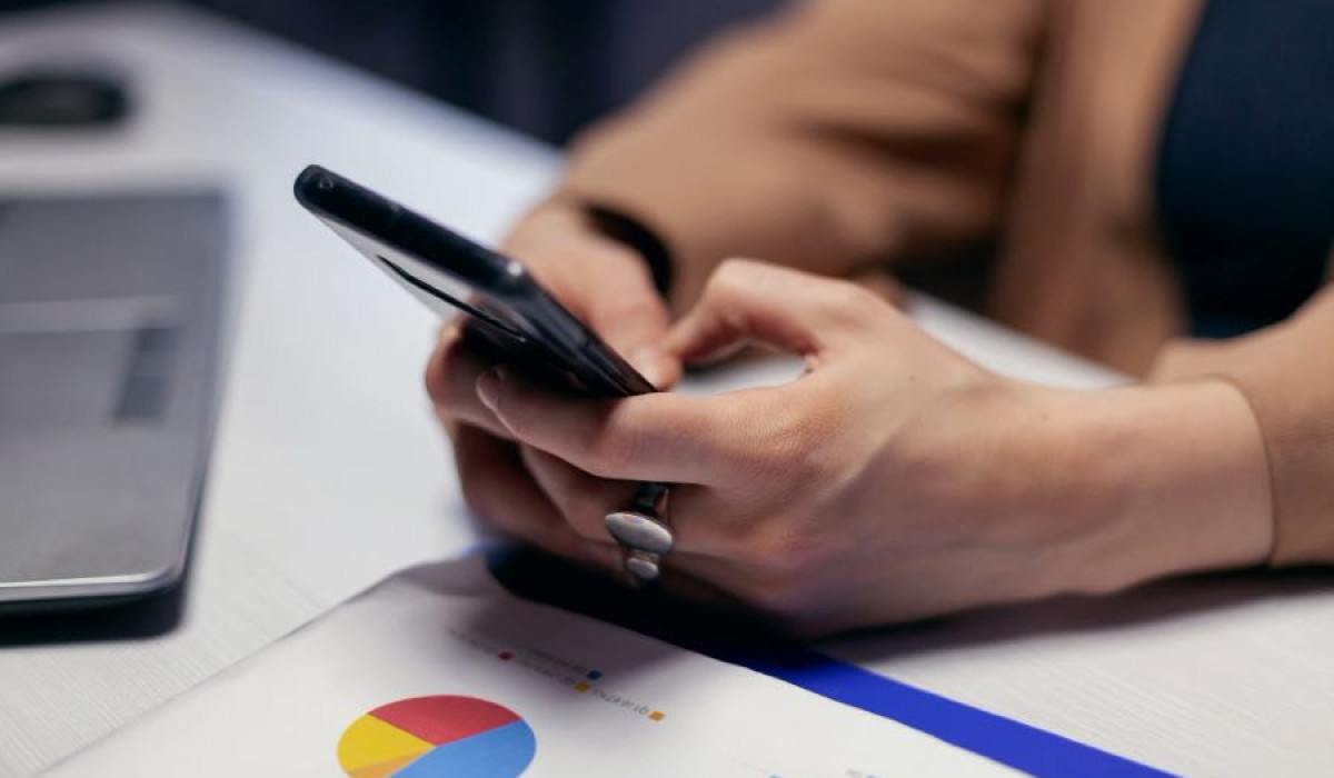 Rede moveleira revoluciona comunicação com mais de 270 lojas no Brasil, substituindo e-mails por tecnologia