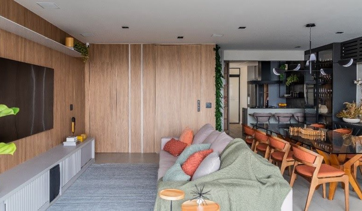 Reforma do apartamento de 145m² foi conduzida pela integração da cozinha com a área social