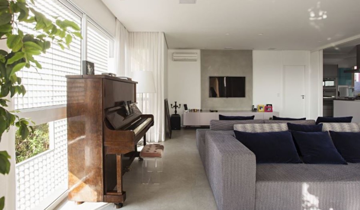 Composição cheia de significado: aprenda a integrar peças antigas em um décor contemporâneo