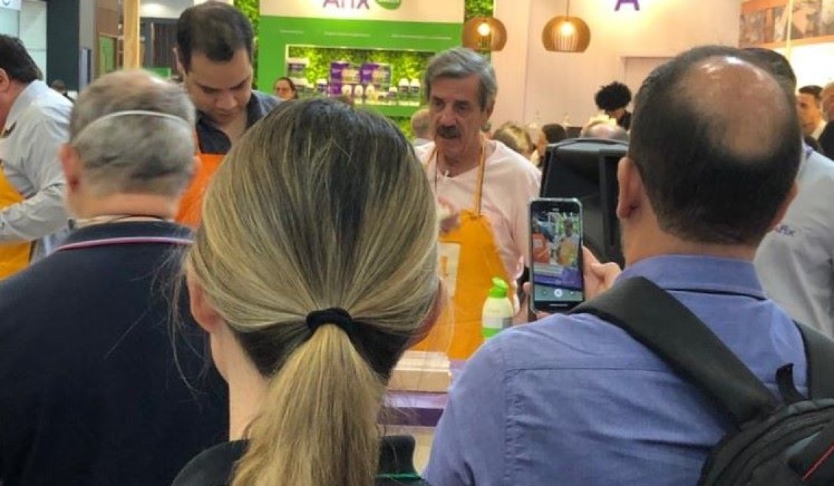 Artecola lança novos adesivos Afix na Formóbile, garantindo eficiência, resistência e produtividade