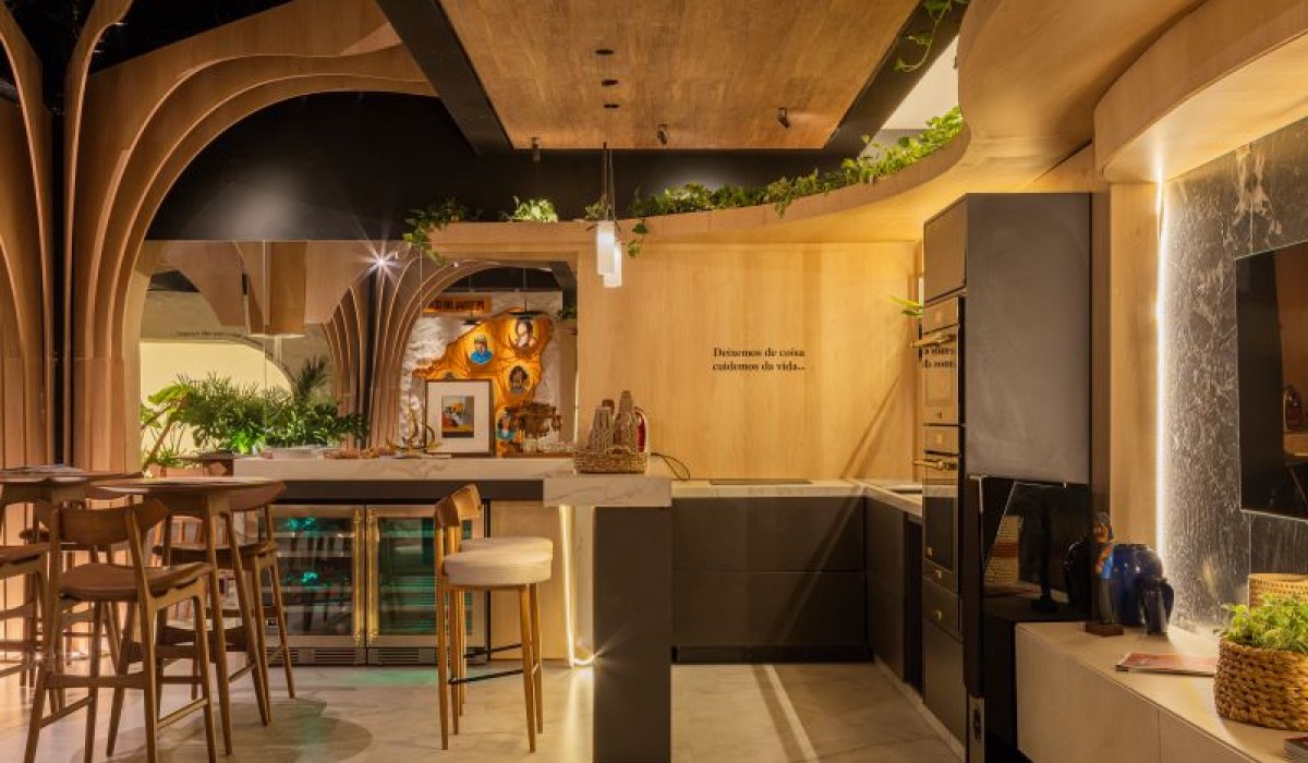 Barrocas Arquitetura utiliza porcelanato da Cerbras para refletir a cultura regional no Lounge Raízes Cearenses