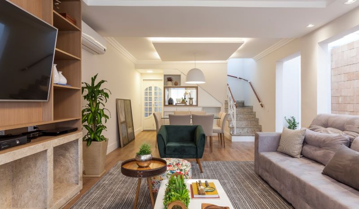 Luz, integração e personalidade em reforma residencial na Vila Gumercindo