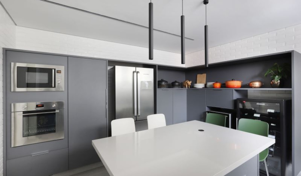 Torre quente: recurso infalível para cozinhas funcionais e modernas