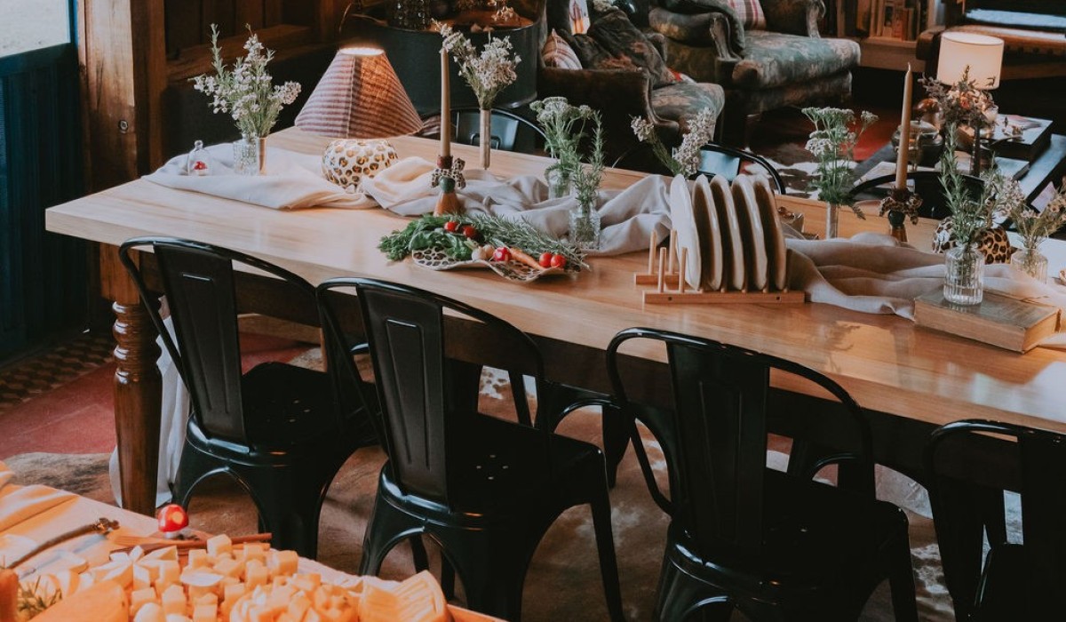 Cosy Home e Fernanda Alves em collab que une arte, design e bossa no morar
