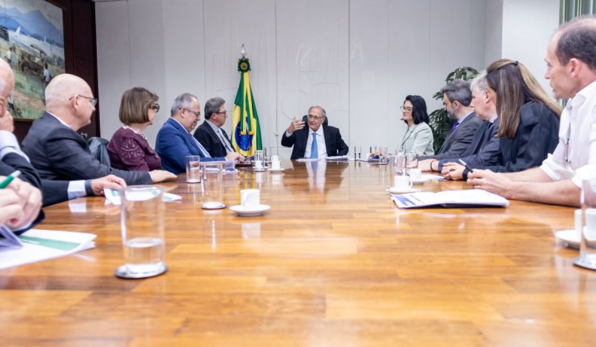 ABIMÓVEL cumpre agenda em Brasília com empresários para tratar das negociações com os EUA