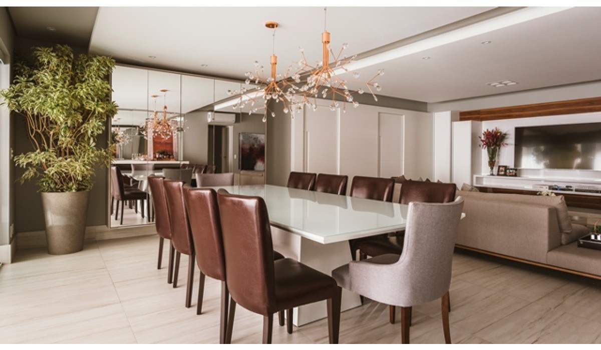 Apartamento de 236m² ganha projeto clássico com alma contemporânea