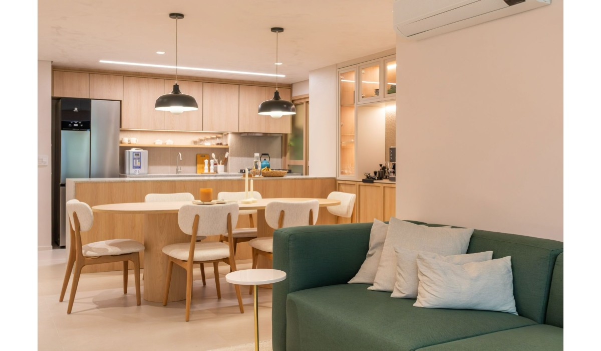 Nova decoração em casas prioriza espaços leves, funcionais e adaptados à rotina dos moradores; entenda
