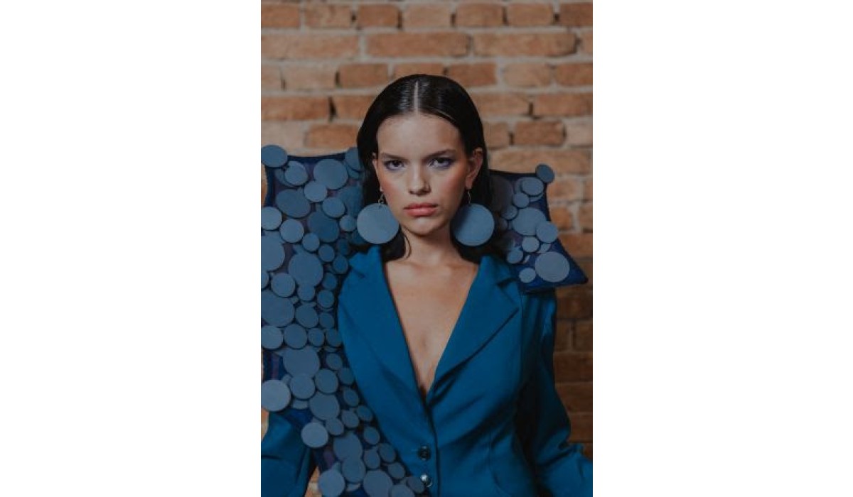 Coleção Botânica de Placas do Brasil ganha novo capítulo no ES Fashion com esculturas vestíveis em MDF